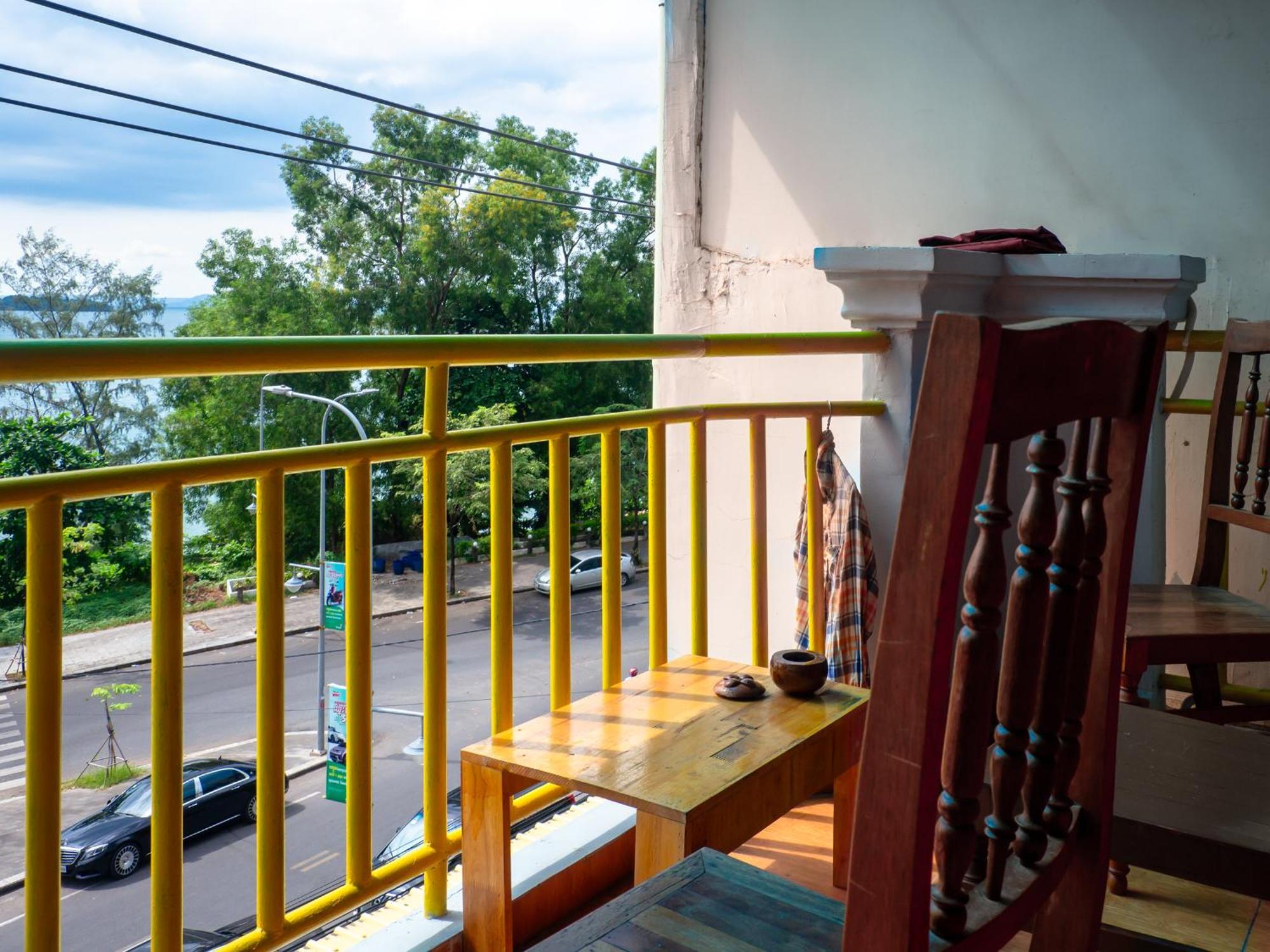 Island View Hostel Сиануквиль Экстерьер фото